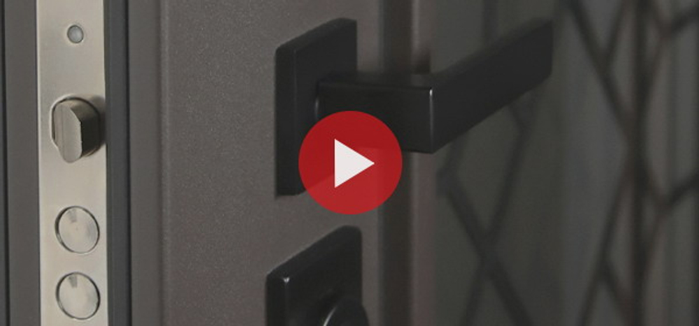 Стальная дверь "Дравит" с окном и лазерной резкой (терморазрыв 3к). Заказная модель.