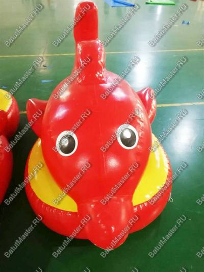 Надувной водный аттракцион "Красный дельфин" 2*1,3*0,6 м