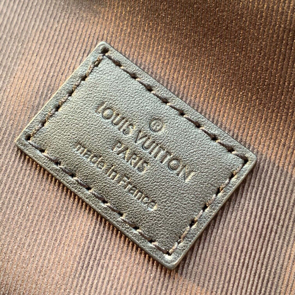 Louis Vuitton Avenue Sling Bag