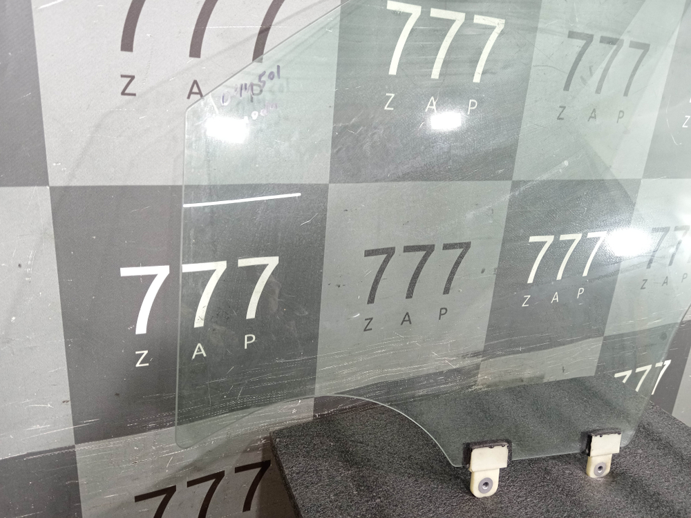 Стекло двери передней левой Omoda C5 22-нв Б/У Оригинал 555000274AA