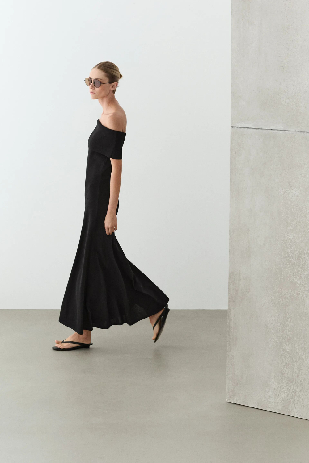 ПЛАТЬЕ СРЕДНЕЙ ДЛИНЫ С ОТКРЫТЫМИ ПЛЕЧАМИ - MASSIMO DUTTI