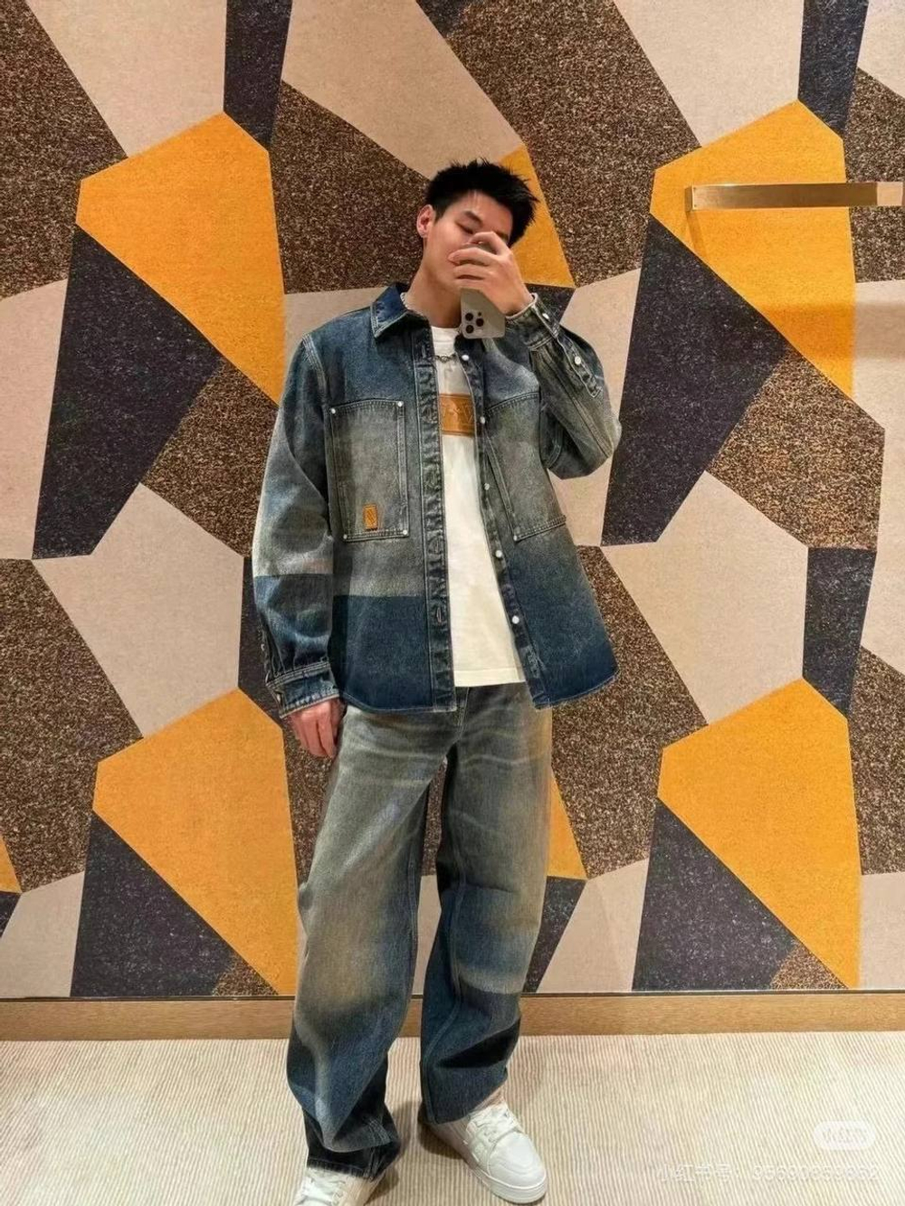 Джинсы Louis Vuitton