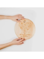 Деревянная менажница круглая с гравировкой из кедра