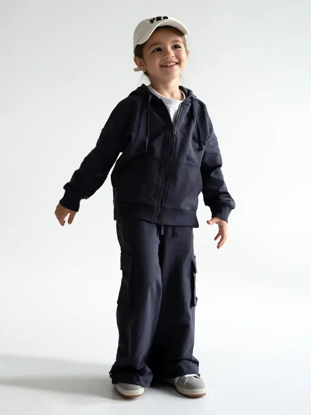 Спортивный костюм для девочки в школу