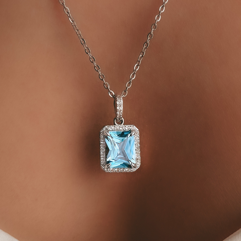 Колье Queen с голубым топазом и белыми топазами