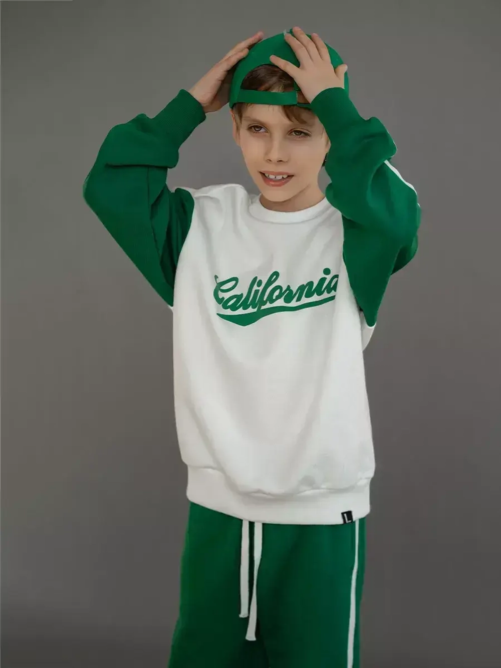 Спортивный костюм для мальчика в школу