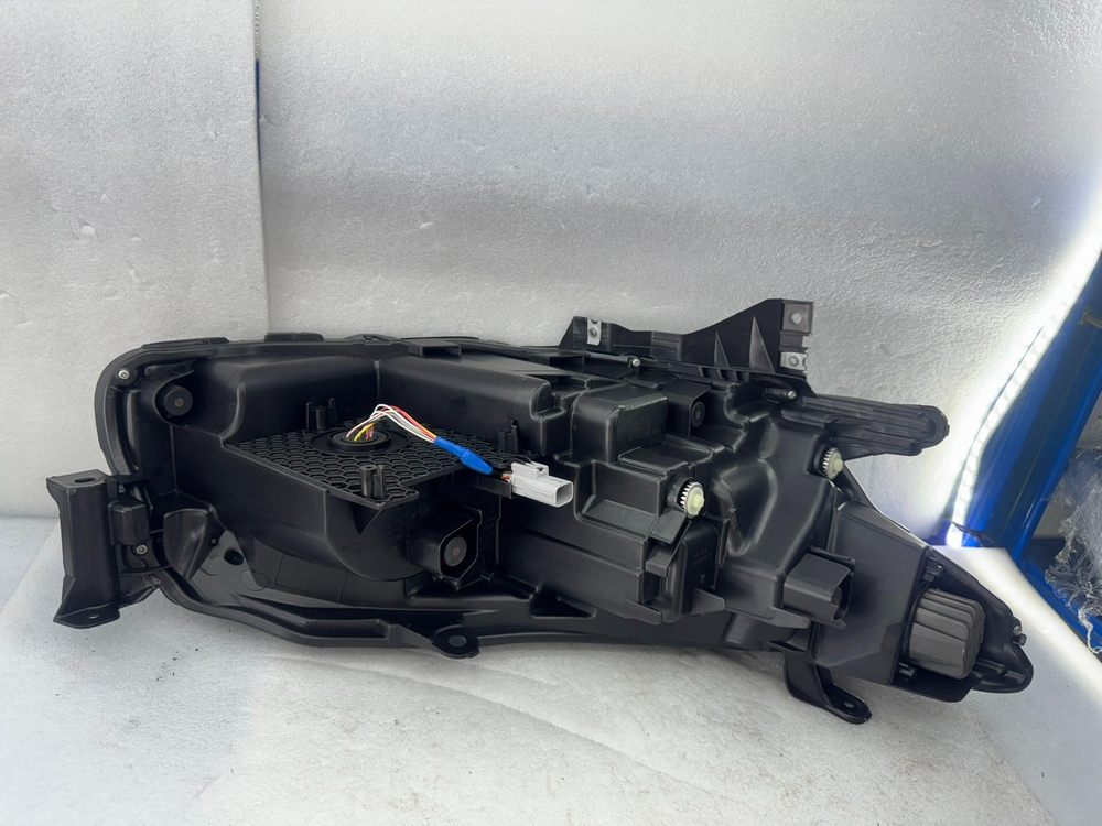 Передняя левая LED фара Toyota Camry 2024, оригинал,