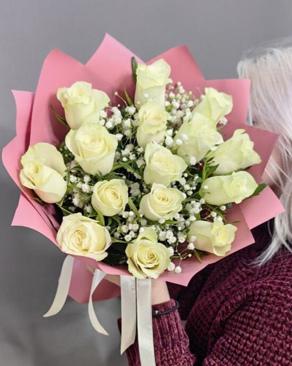 Букет из 15 белых роз сорта "Athena" (Кения 40 см)