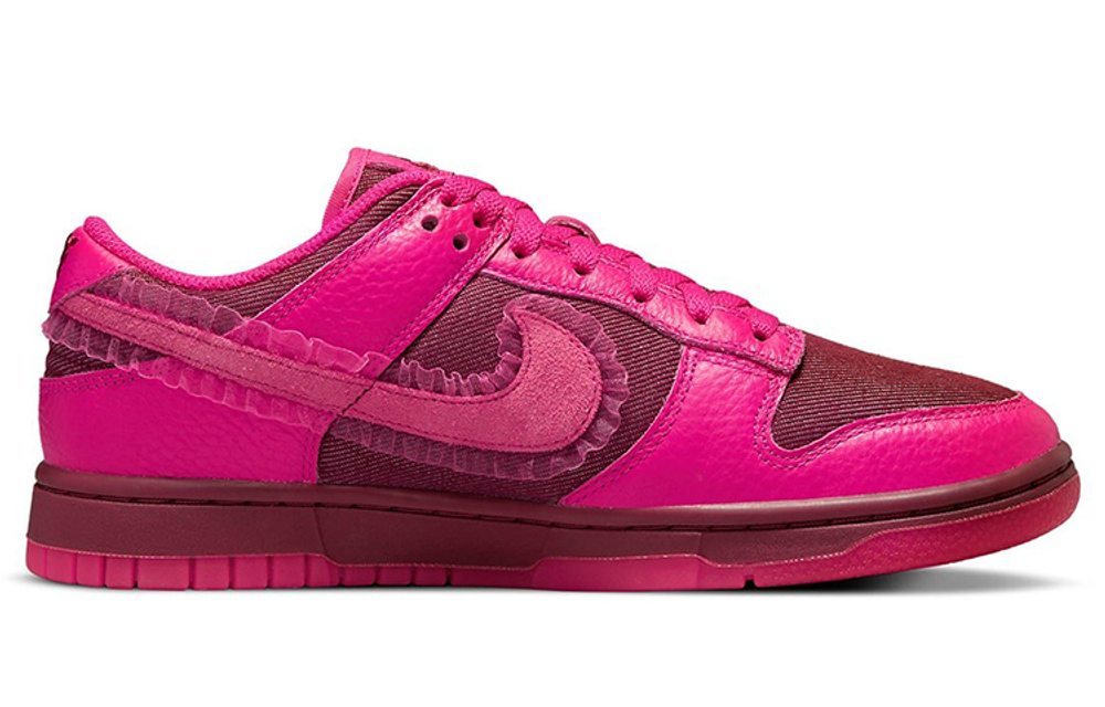 Кроссовки Nike Dunk Low "Valentine'S Day" (Женская размерная сетка)