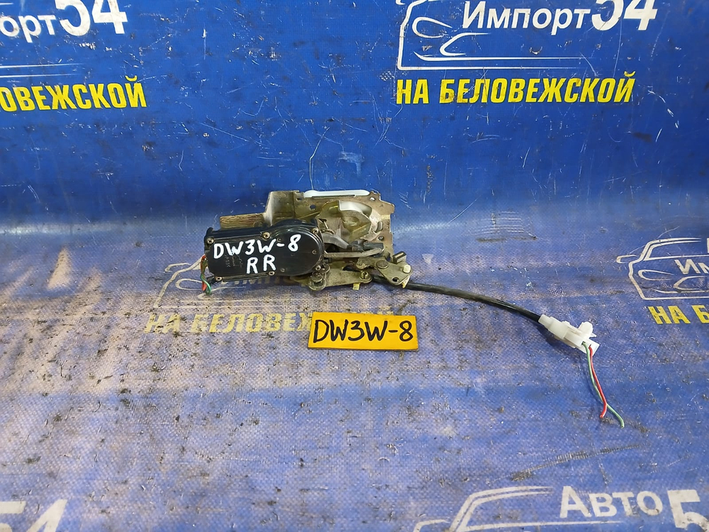 Замок двери задней правой MAZDA DEMIO 1998