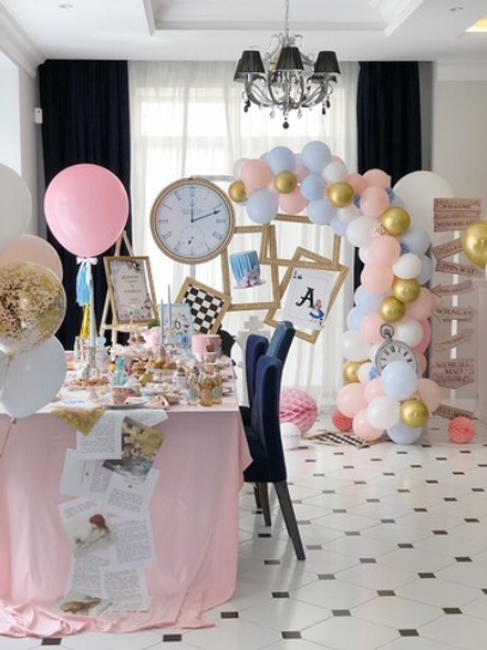 Алиса в Стране чудес