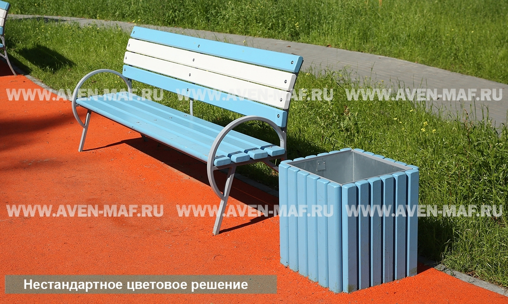 Скамейка на металлическом каркасе