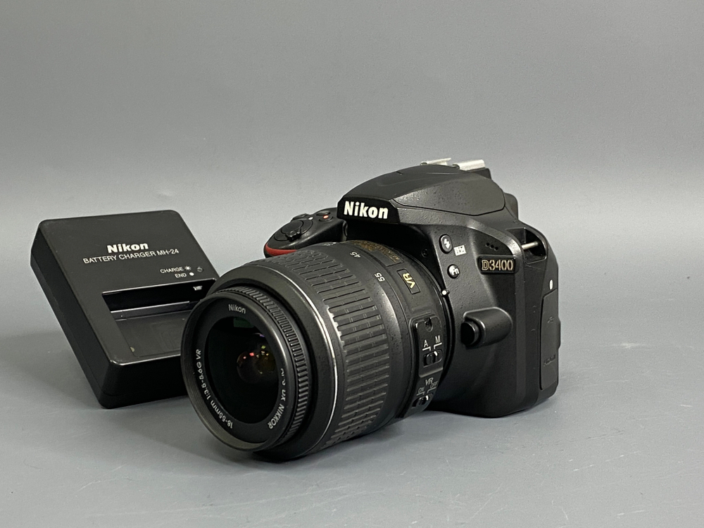 Nikon D3400 Kit 18-55mm 16.700 кадров