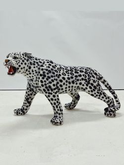 Boxer Статуэтка "Снежный Барс"