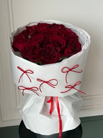 Моно букет из пионовидной розы ХЕРТС 15 шт