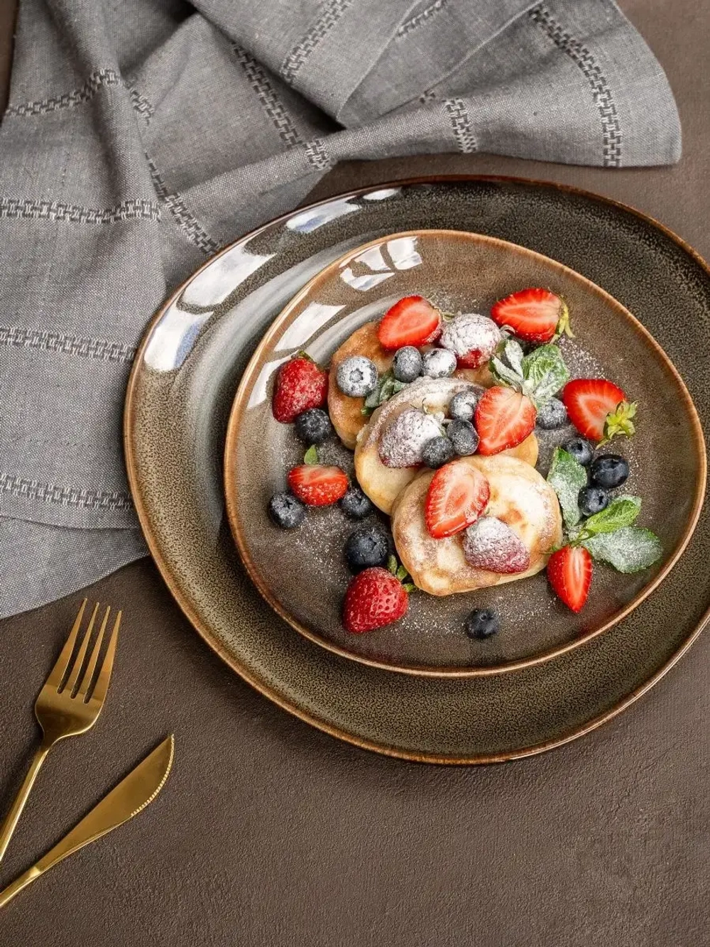 Набор посуды 6 тарелок коричневые треугольные плоские 28 см