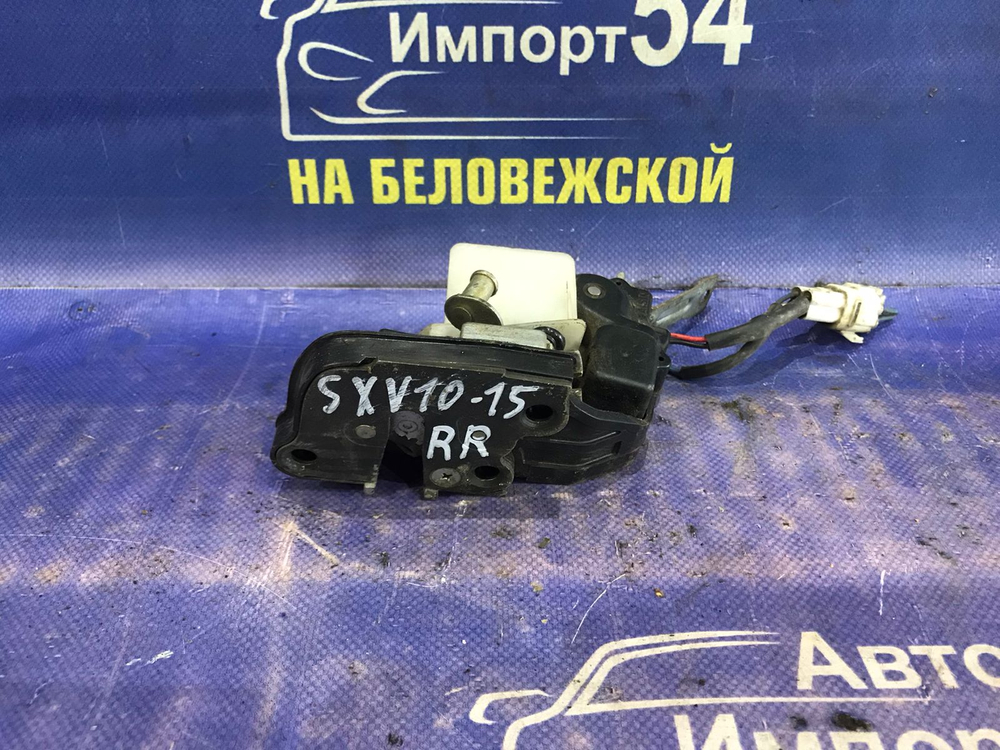 Замок двери задней правой TOYOTA CAMRY 1995