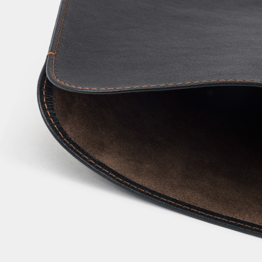 Чехол для MacBook 13-14' и документов из кожи теленка, черный с коричневым подкладом