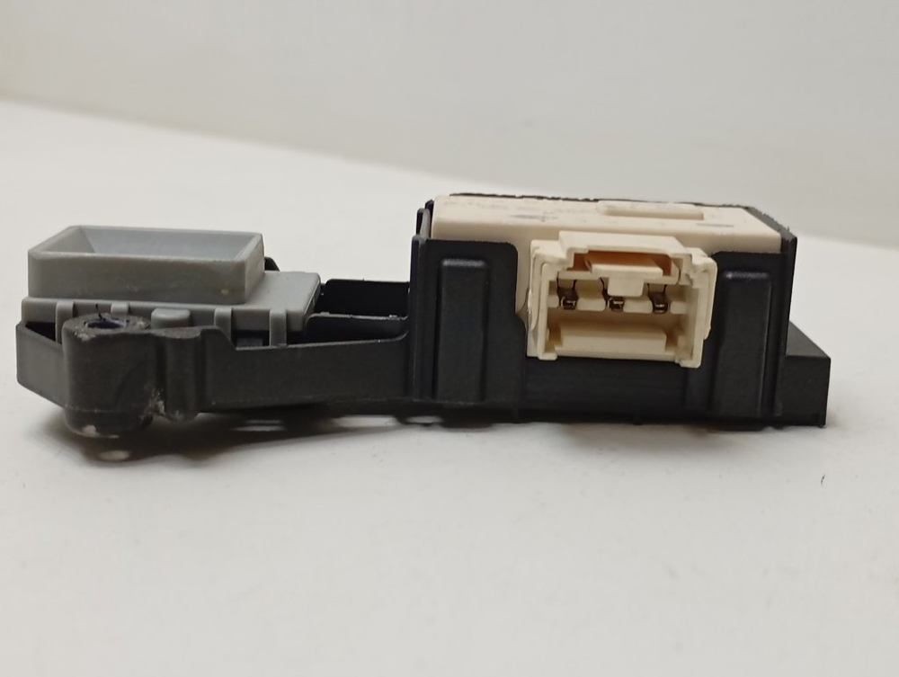 AWS61012 кт61 Устройство блокировки люка для стиральной машины Whirlpool б/у