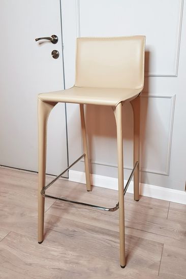 Дизайнерский барный стул Saddle Chair Barstool бежевая кожа