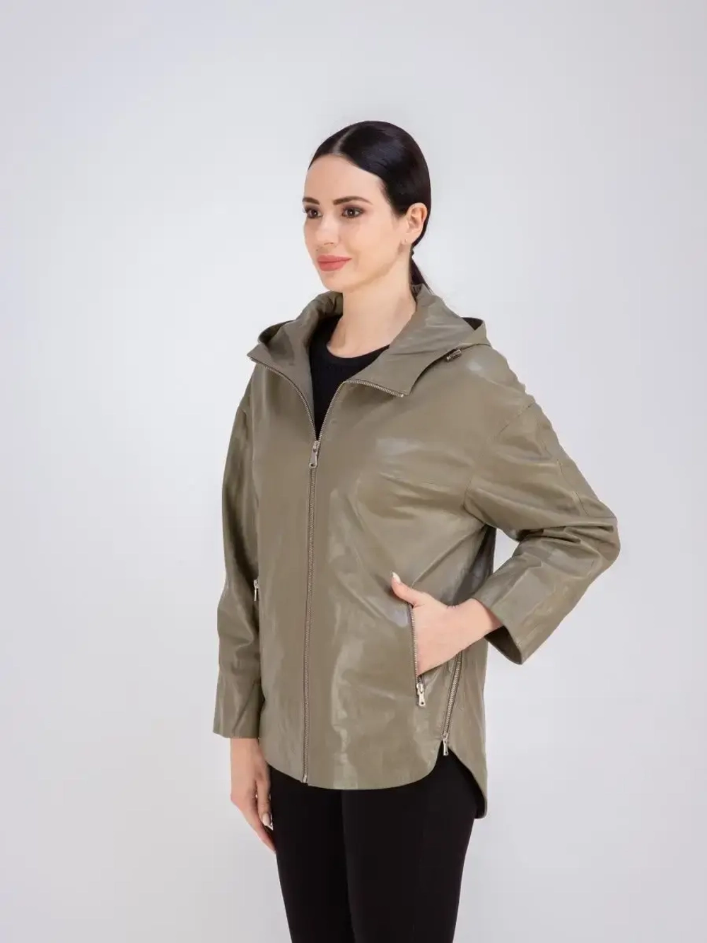 Куртка кожаная натуральная оверсайз с капюшоном