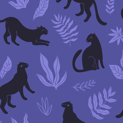 Пантеры в тропических листьях на фиолетовом