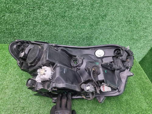 Фара левая Toyota Rav 4 CA40 (2015-2019) LED