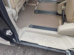 Автоковрики для Mitsubishi Delica D5, ПРАВЫЙ РУЛЬ. Второй ряд - КАПИТАНСКИЕ СИДЕНЬЯ. (2007-2019)