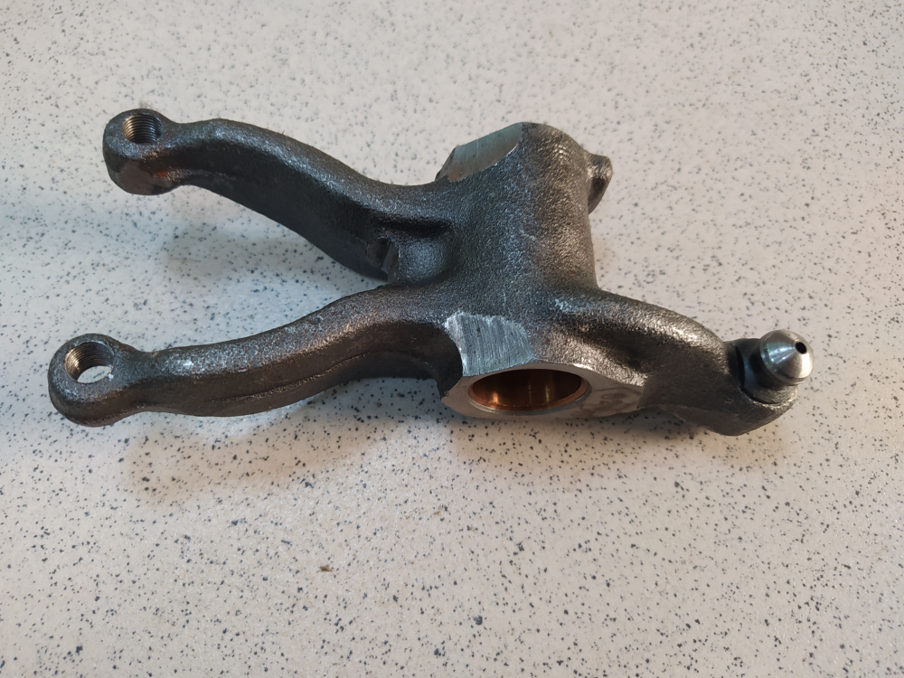 Коромысло впускных клапанов в сборе 840.1007140-01