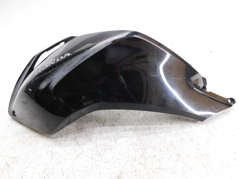 Пластик боковой левый Honda NC700S RC61 64301-MGS-D100.