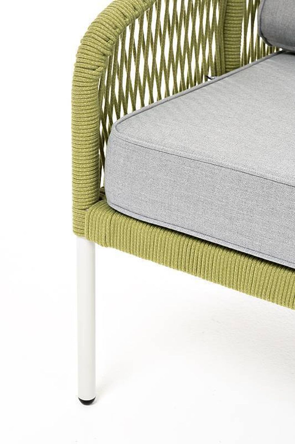 "Канны" диван 2-местный плетеный из роупа, каркас алюминий светло-серый (RAL7035) муар, роуп салатовый меланж круглый, ткань светло-серая