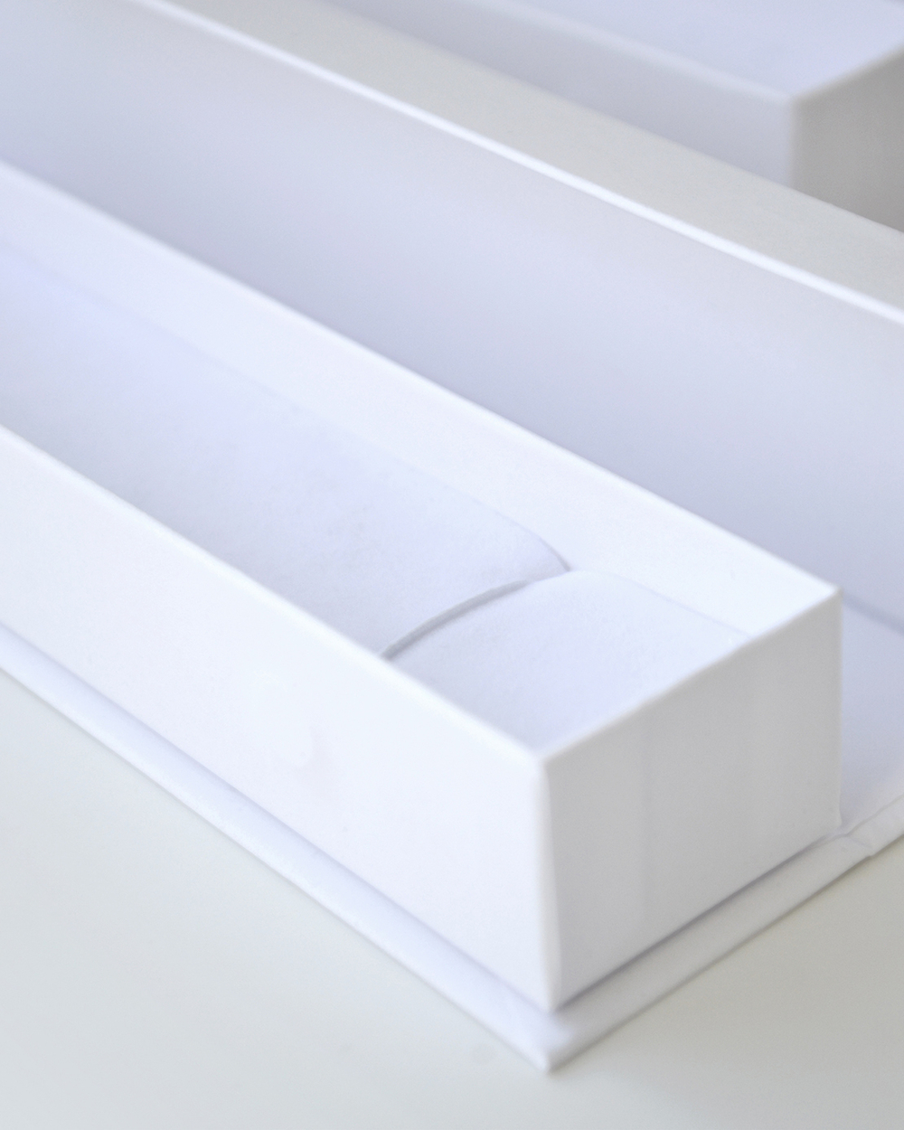 Картонный футляр «Марк» для мужского браслета