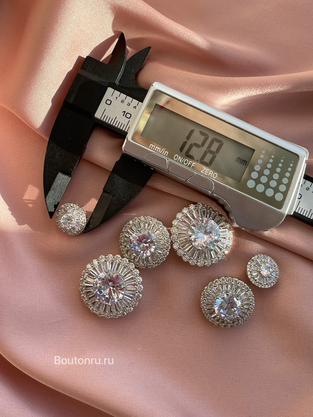 Пуговицы стразы серебро горный хрусталь