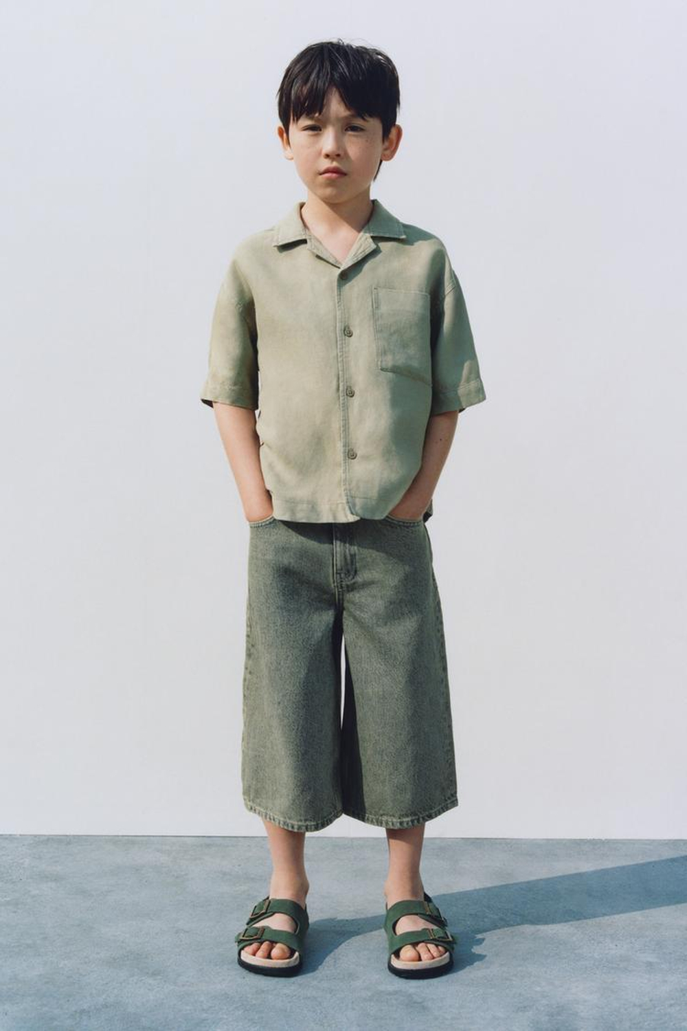 ZARA ДЛИННЫЕ ДЖИНСОВЫЕ ШОРТЫ С ЭФФЕКТОМ ПОТЕРТОСТИ, ЗЕЛЕНОВАТО-СИНИЙ