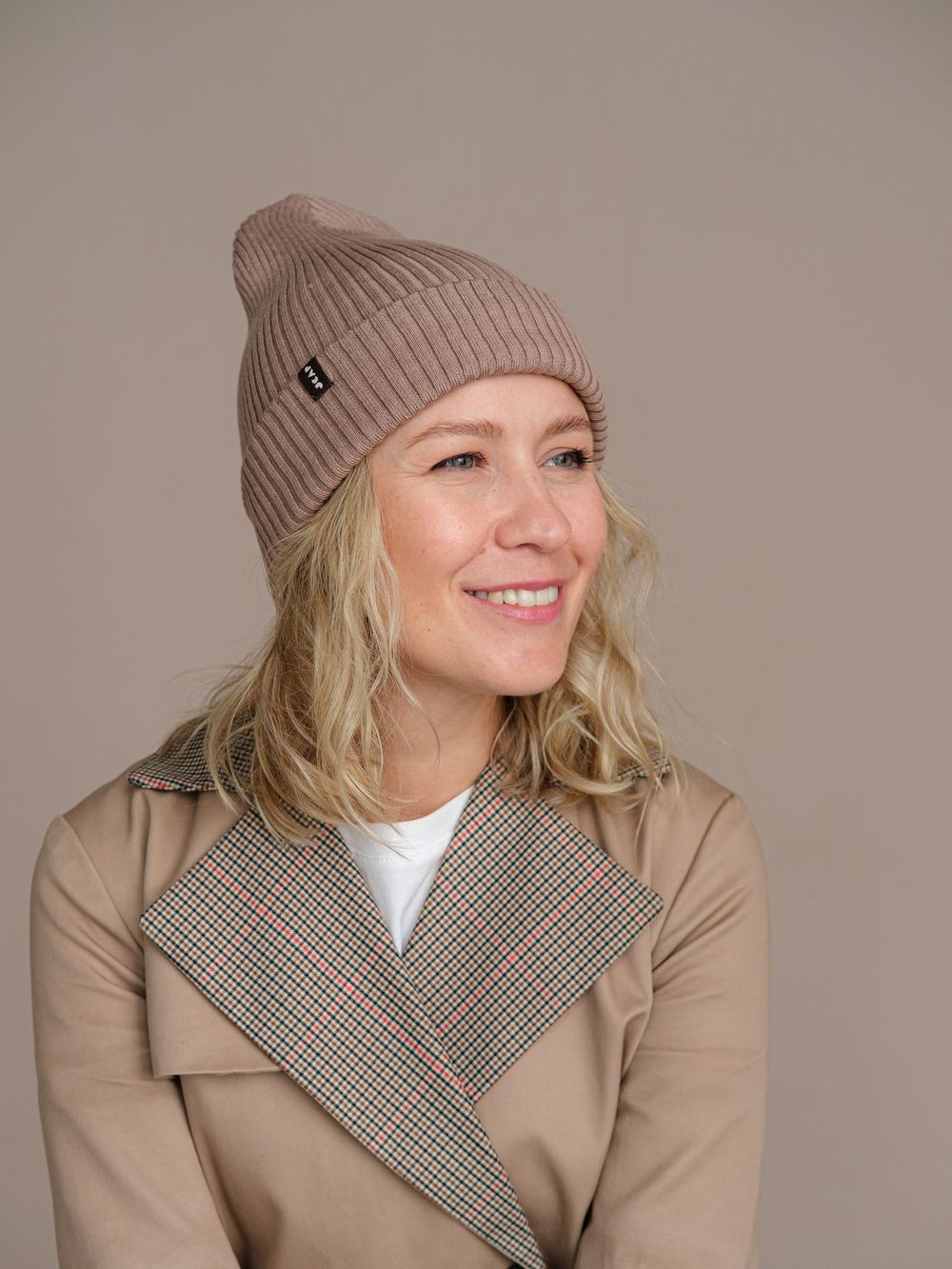 Шапка вязаная весенняя/осенняя МУЛА (Бежевый)