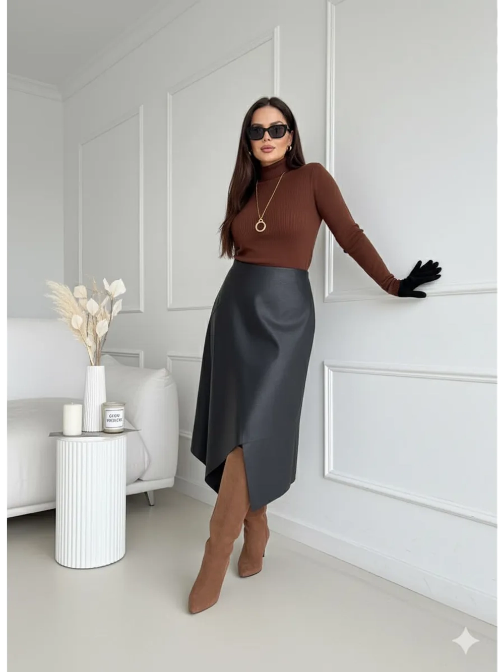 Юбка кожаная трапеция миди