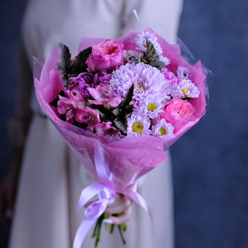 Купить Нежный букет «Барби» с пионовидными розами и тюльпанами #625