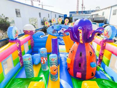 Коммерческий надувной батут с горкой «В гостях у моря 2» 9*5*5 м