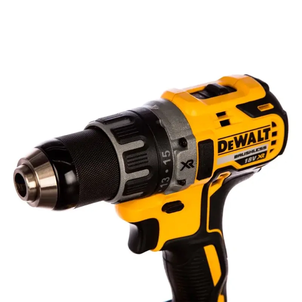 DeWalt DCD791D2 дрель-шуруповер (2 x 2 Ач, ЗУ)