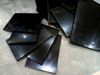 Плита вырубная, цвет Черный, 2 размера