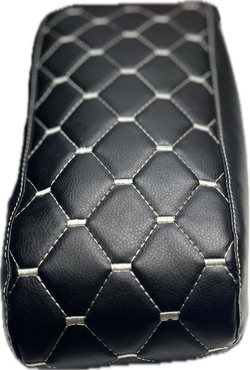 Чехол на штатный подлокотник Лада Веста (белая нить Рубин)