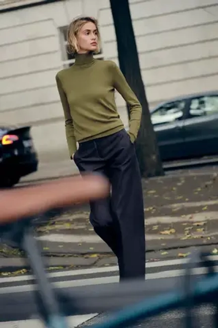 ZARA БАЗОВЫЙ ОДНОТОННЫЙ ДЖЕМПЕР, ЦВЕТ МХА