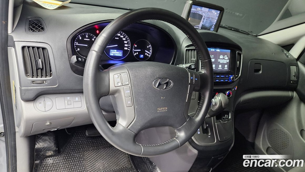 Hyundai The New Grand Starex Van 3-х местный (04.2020)