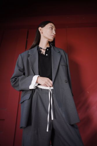 Серый брючный костюм Baguette