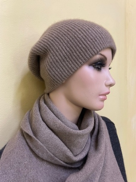 Шапка женская.