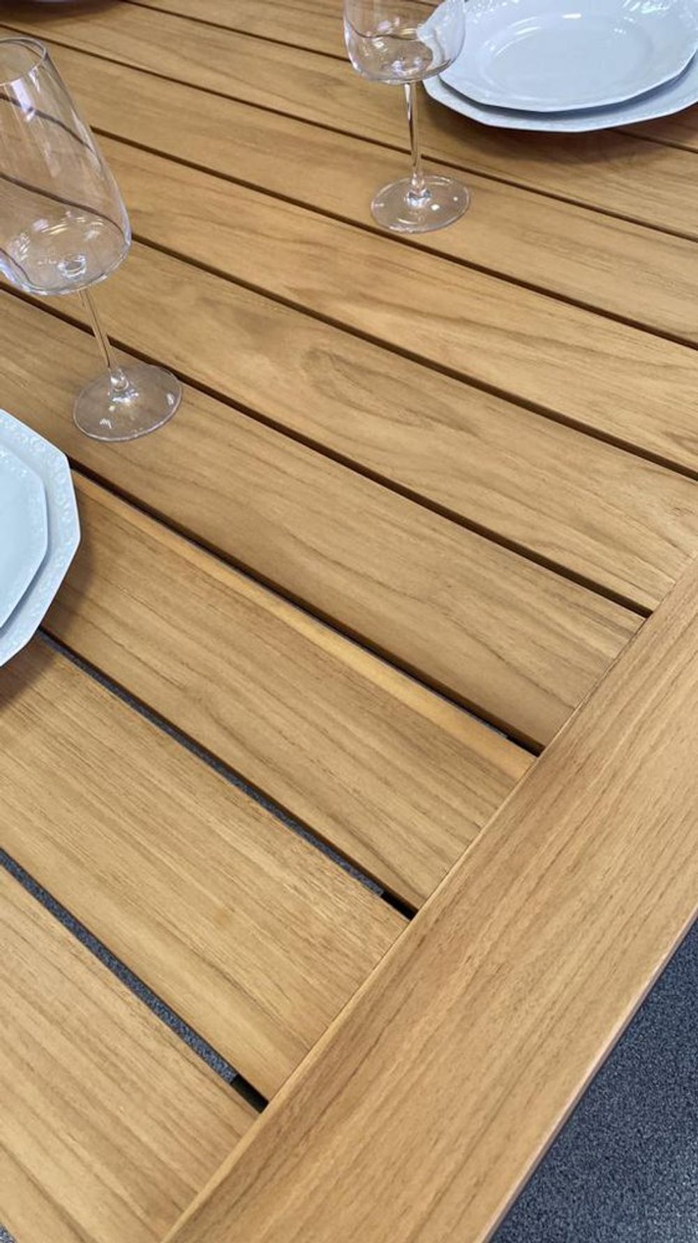 Lyon 280, стол антрацит/натуральный, алюминий/тик