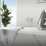 Умная встраиваемая розетка с заземлением с защитными шторками (серебряный)