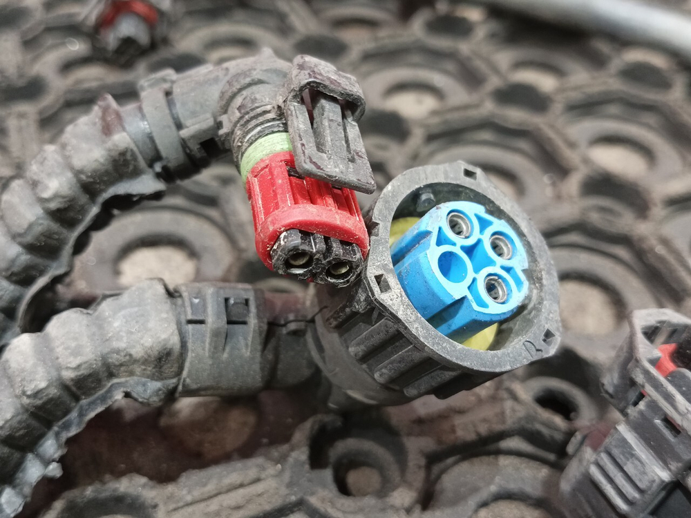 Проводка форсунок двигателя MX13 2020г.