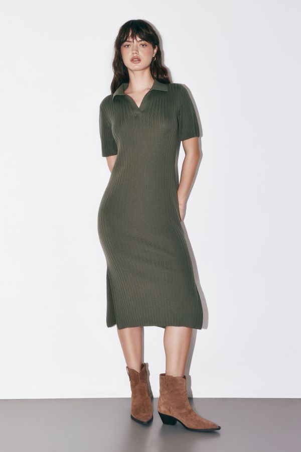 Платье поло вязаное 