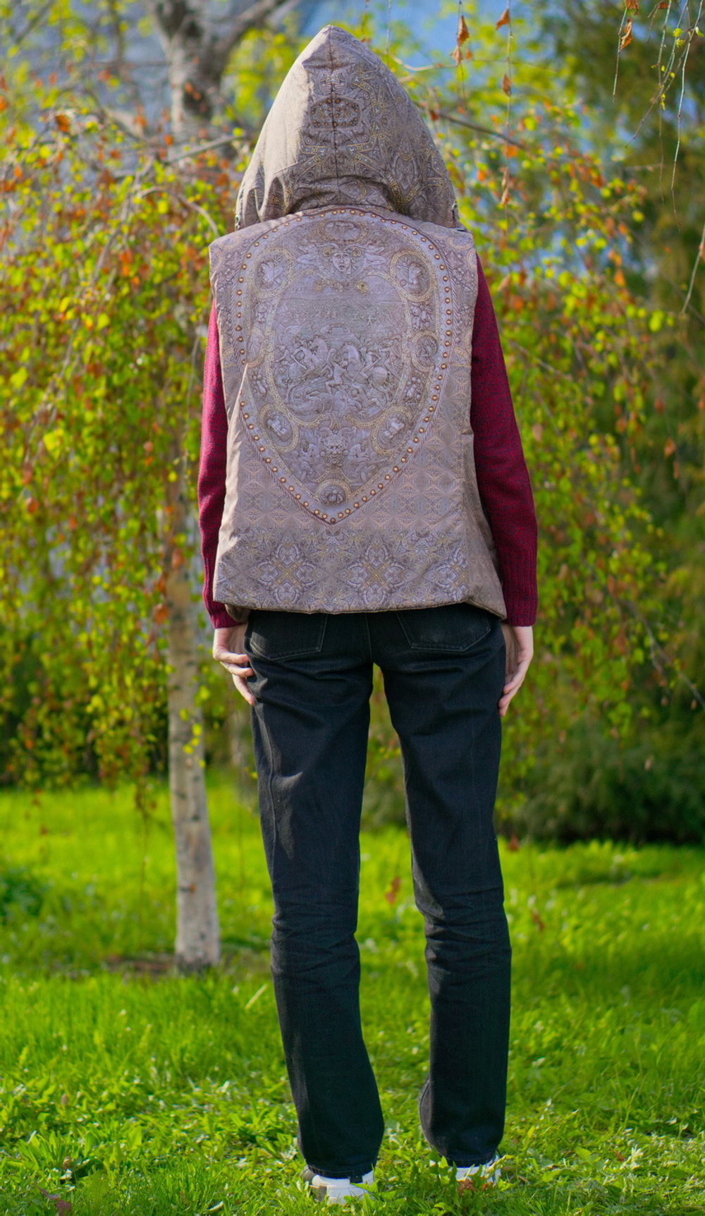 Двусторонний жилет "Доспехи Серебро", по мотивам изображений со щита Генриха II, короля Франции, 16 век